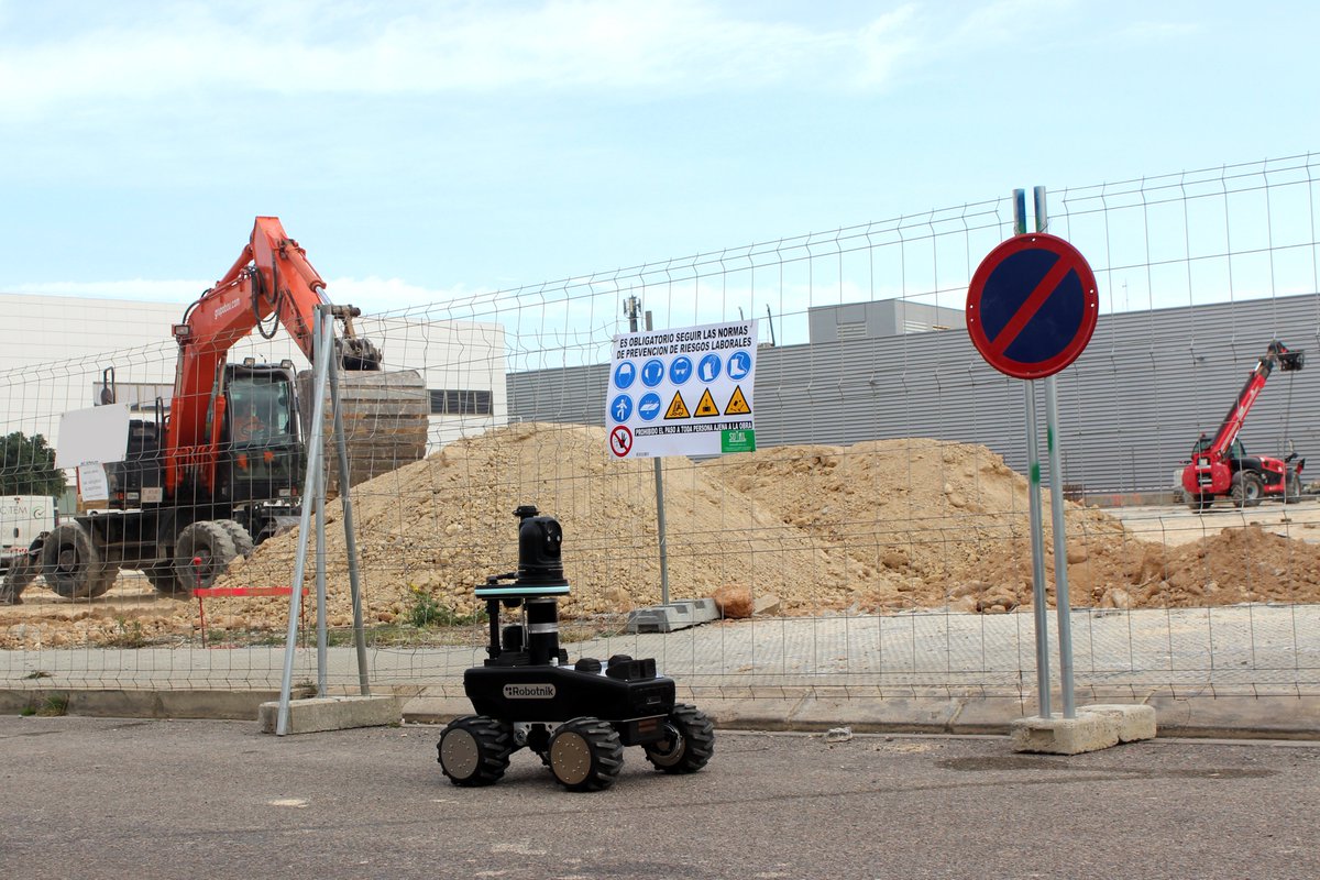 RobotnikRobots's tweet image. La revista @MappingInteract destaca el SPTR del IGN y sus aplicaciones en agricultura, construcción y robótica móvil. En Robotnik integramos esta tecnología en nuestros robots para aportar precisión, seguridad y eficiencia.
ojs.revistamapping.com/MAPPING/issue/…
#Robótica #SPTR #GNSS