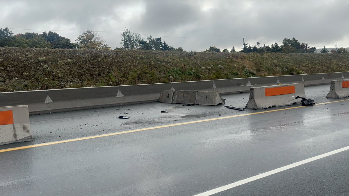 Traffic on Team Gushue Highway near the exit for George's Pond Road is closed for traffic traveling into Mount Pearl on Team Gushue Highway, Due to a vehicle that has collided into a concrete barrier. Use caution when travelling in the area. #nltraffic