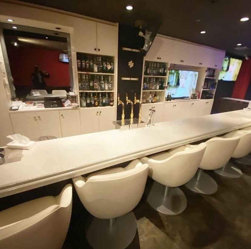 📢スタッフ募集📢
釧路のBAR buzzで一緒に働きませんか？🍸
未経験OK・週1〜・日払いOK！

自由シフトだから学校や仕事とも両立できます✨
気軽にDMどうぞ🙆‍♂️

#釧路バイト #スタッフ募集