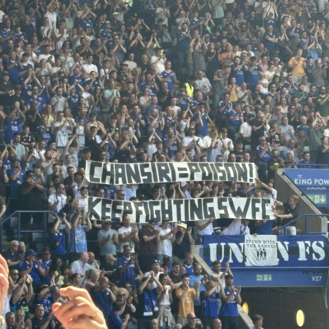 Sheffield Wednesday could face a points deduction for repeatedly failing to pay their players and staff on time. 

It comes as staff were not paid for a 5th month in 6. 

(Via: <a href="/RobDorsettSky/">Rob Dorsett</a>)