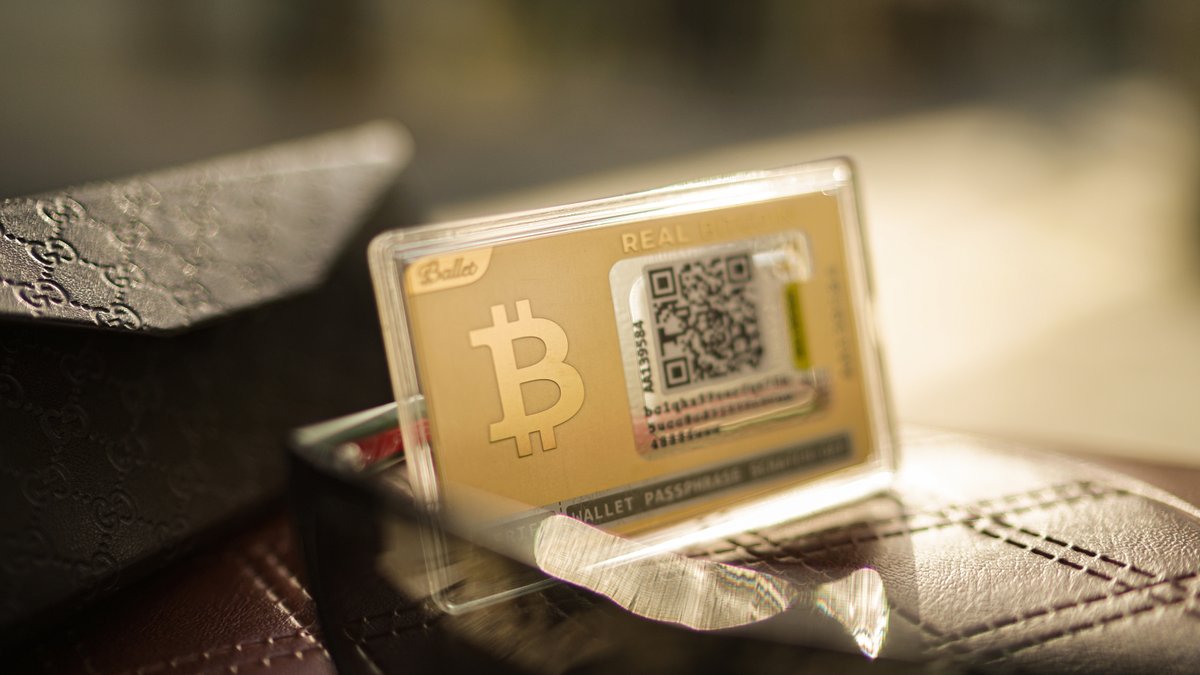 BalletCrypto's tweet image. Cold storage is the true quiet luxury. 🔐🖤 

#coldwallet #balletwallet