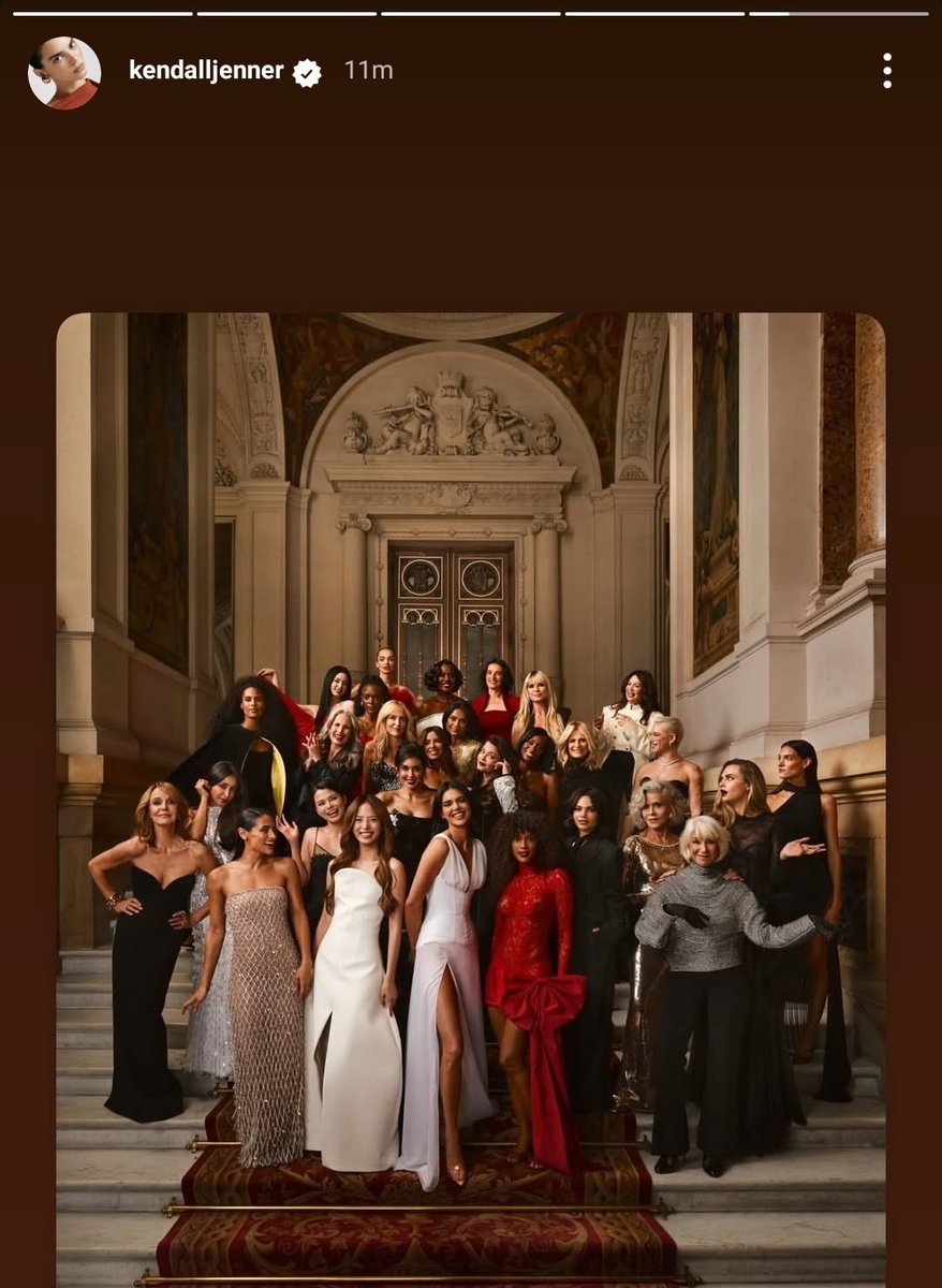 oh becbec lookkkk😭🤍

BECKY WALK YOUR WORTH
#LeDefileLOrealxBecky 
#ParisFashionWeek