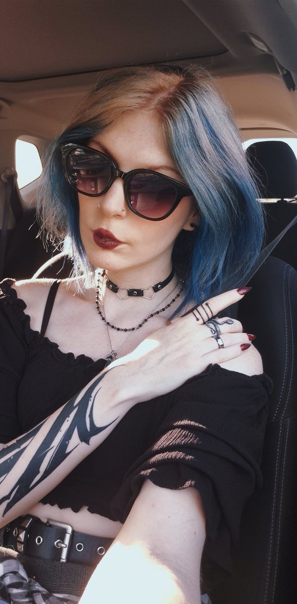 AngleScience's tweet image. 01001000 01101111 01101100 01101001 00100000 01100101 00101110 01100101 💙🖤