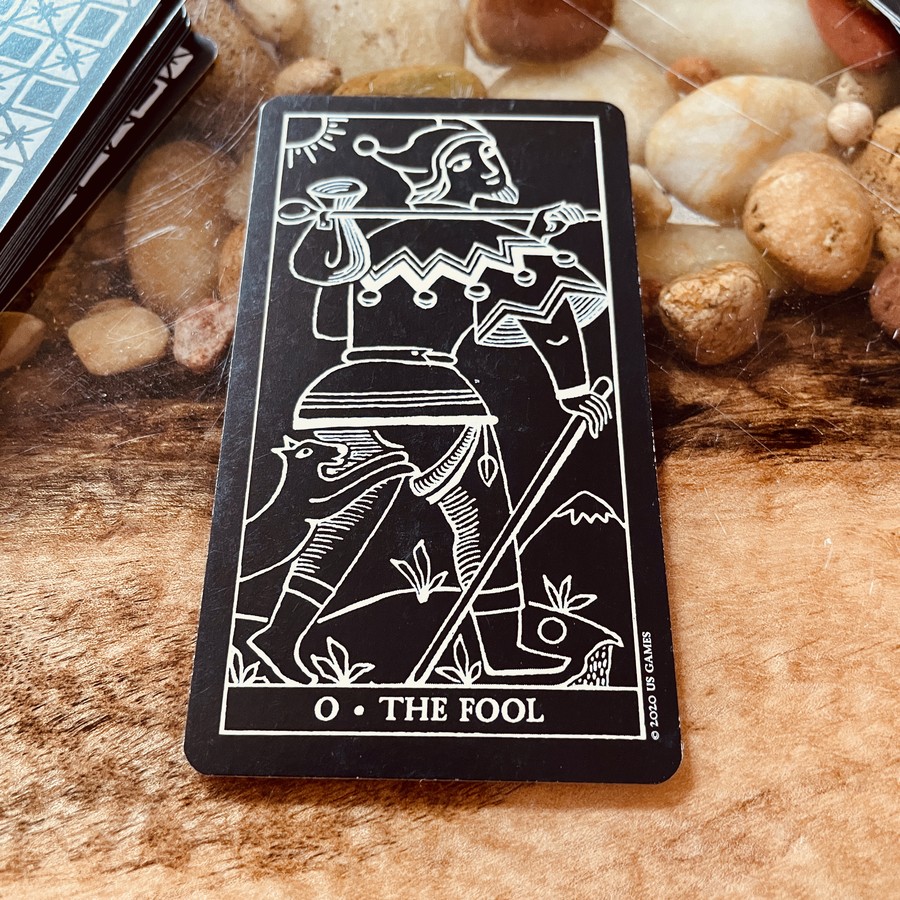 La inocencia es ese billete dorado que nos permite viajar siempre de primera clase al país de las sorpresas, incluso en los días grises.