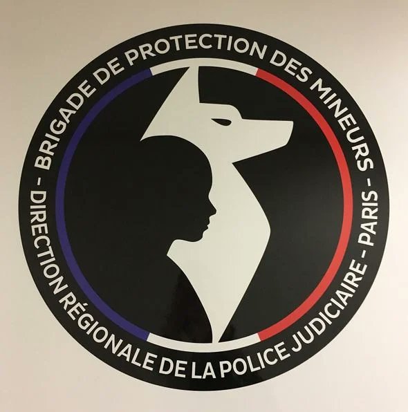 🚨ALERTE INFO 

Gérard Miller a été placé en garde à vue ce 30 septembre à Paris, visé par une enquête pour viols et agressions sexuelles sur 27 femmes, dont 7 mineures, via des séances d’hypnose. Après 18 mois de révélations, ce tournant judiciaire intervient alors que le