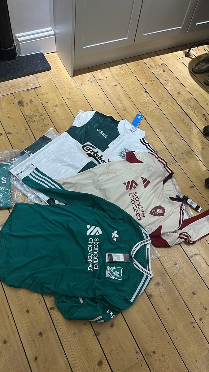 ReplicaKitCo1's tweet photo. A few recent orders 🔥. Thanks all 👍🏻. Any questions DM me 👍🏻 https://t.co/ELadMtWQfi