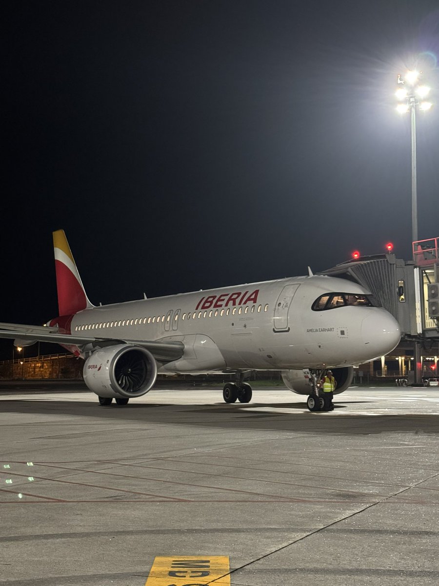 Mañana vuelve <a href="/Iberia/">Iberia</a> a SCQ con el 320. 

🛫 09:20h (A320): 97% ocupación 💺