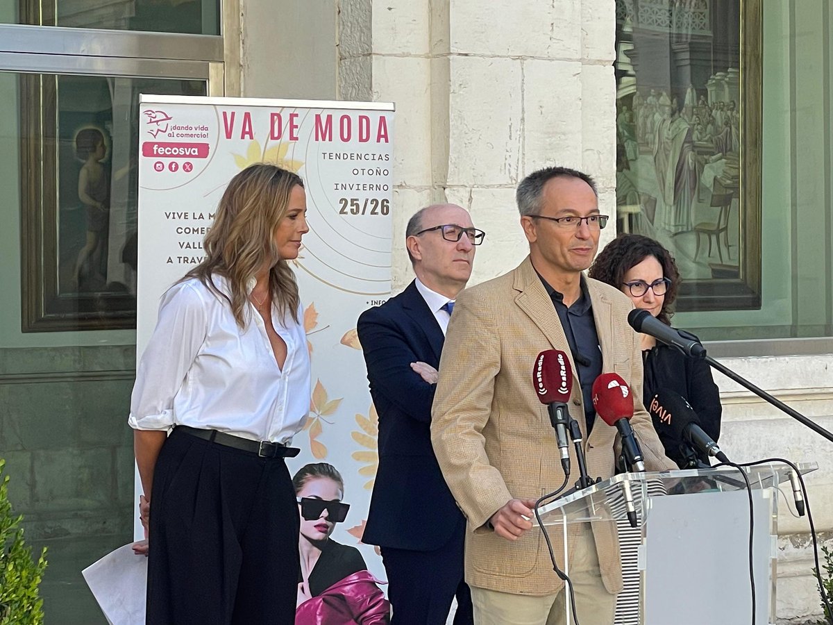 AyuntamientoVLL's tweet photo. El comercio de Valladolid presenta su colección otoño-invierno a través de #FashionFilms
➡️ Impulsada por @FECOSVA, busca reforzar el prestigio y la proyección de la moda vallisoletana.
➡️ 20 establecimientos participan con contenidos audiovisuales y digitales.
#VAdeModa https://t.co/7TqD8aL9uF