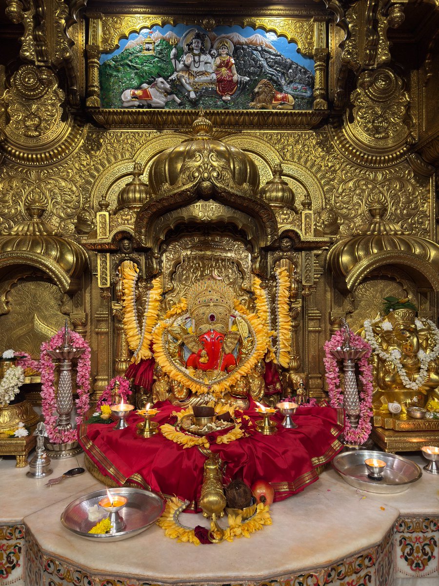🙏 गणपती  बाप्पा मोरया 🌺मंगलमूर्ती मोरया 🙏३०/०९/२०२५
🙏Ganapati Bappa Moraya 🌺 Mangalmurti Moraya  🙏30/09/2025