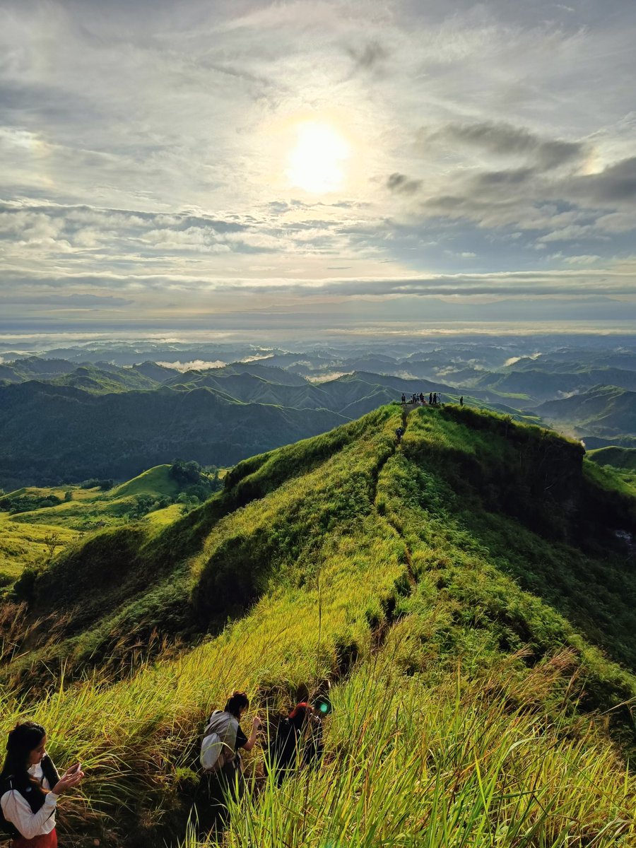 iamjan123's tweet photo. Mt. Megatong 🥾 https://t.co/fxXaBcfCYv