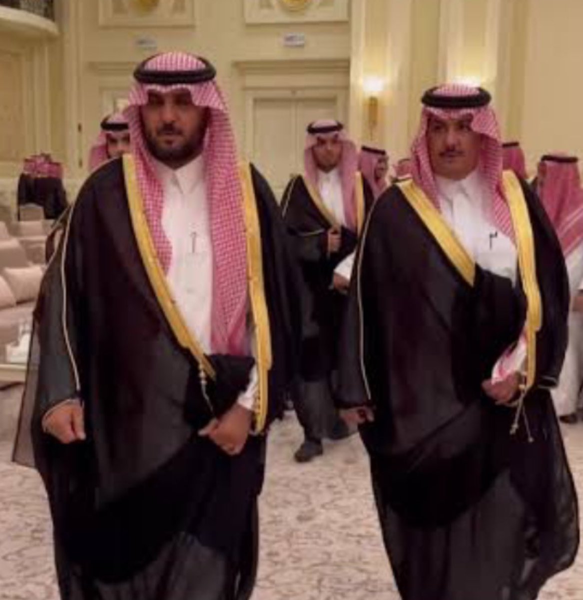 اتقدم بالتهنئة لأخي الشيخ طرجم بن سلامه بن سعيدان القحطاني على الثقة الملكية وتعيينة امير للفوج الخامس عشر  خلفاً لاخيه الشيخ ملهي بن سلامه متمنياً لهم مزيد من التوفيق والسداد في خدمة الوطن والمواطن 
ال سلامه وال سعيدان اسره عريقة قدمت تضحيات ومساهمات مع ولاة الامر في الماضي