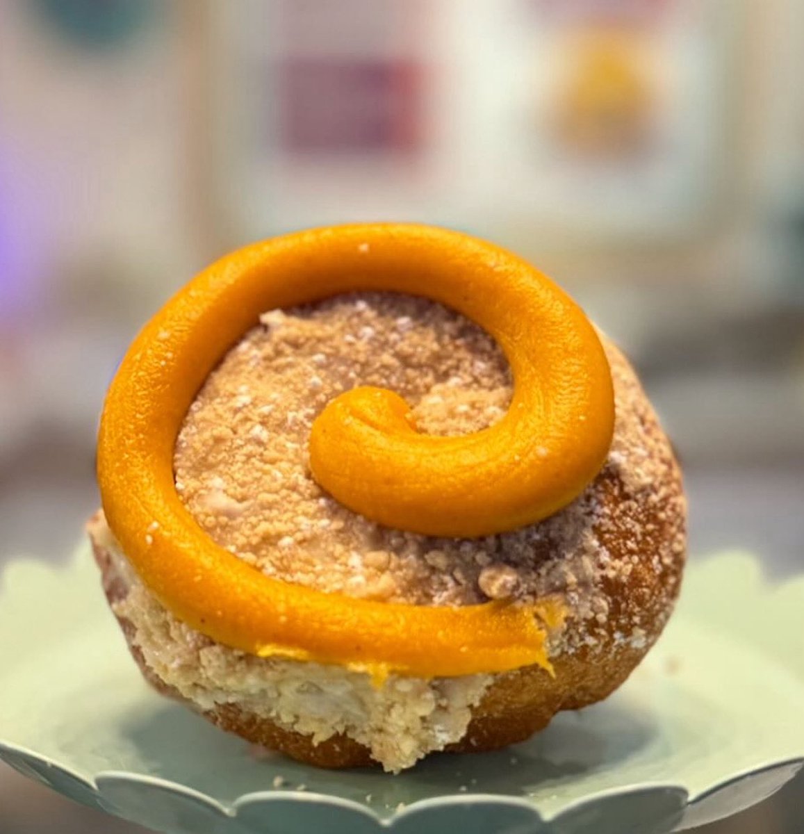 Fill it “ Friday Presents 👇🏼 🎃 
“Pumpkin Cream Cheese Roll “ 
Our yeast donut filled with custard, dipped in original glaze , cinnamon Streusel topped with a swirl Pumpkin Cream Cheese ! 
See you at the shop!!