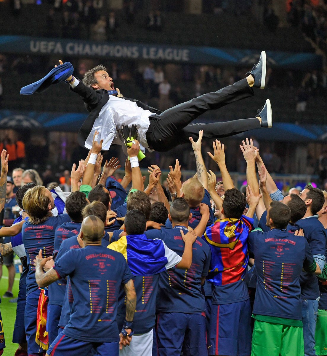 _BeFootball's tweet photo. Luis Enrique 🇪🇸 déclare sa flamme au Barça 💙❤️:

« 𝗛𝗔𝗡𝗦𝗜 𝗙𝗟𝗜𝗖𝗞 🇩🇪 𝗝𝗘 𝗟’𝗔𝗗𝗢𝗥𝗘. 

𝗝’𝗔𝗜𝗠𝗘 𝗩𝗢𝗜𝗥 𝗖𝗘𝗧𝗧𝗘 𝗘́𝗤𝗨𝗜𝗣𝗘 𝗗𝗨 𝗕𝗔𝗥𝗖̧𝗔 𝗝𝗢𝗨𝗘𝗥, 𝗝𝗘 𝗥𝗘𝗚𝗔𝗥𝗗𝗘 𝗧𝗢𝗨𝗦 𝗟𝗘𝗦 𝗠𝗔𝗧𝗖𝗛𝗦, 𝗝𝗘 𝗦𝗨𝗜𝗦 𝗨𝗡 𝗦𝗢𝗖𝗜𝗢. 🤩

Leurs matchs me divertissent. »

(CP)