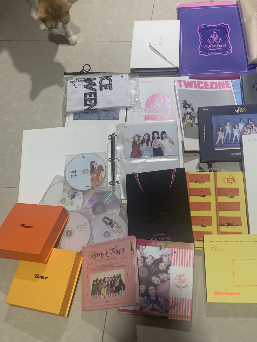 kimbokjudd's tweet photo. inch check take all for 1500 

rare dvd and good condi more than 10 albums with other groups pa  

pickup here sa makati or lalamove 

twice wts ph https://t.co/z6Y5HHJfbp