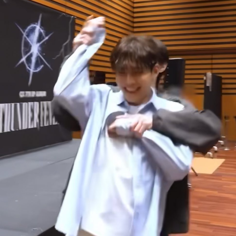 오냐 ₍ᐢ. ̫.ᐢ₎ (@sanaiksh) on Twitter photo 