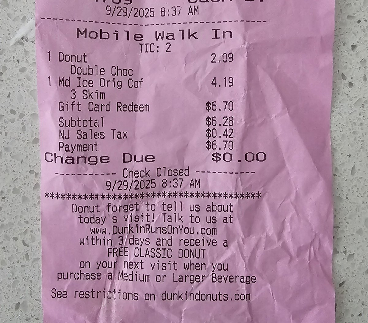 KnicksMayor's tweet photo. @dunkindonuts what happened to free coffee yesterday on my mobile order with purchase? Please help https://t.co/yMyE7FRvHz
