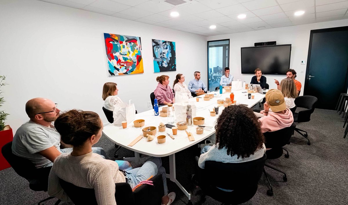 Une réunion d'équipe autour de bons petits plats préparés, le combo idéal ! 🍳

Hier, la team Welko s'est réunie lors de la pause déj' pour faire un bilan de l'année écoulée. On a également profité de ce moment pour échanger sur de futurs projets internes.