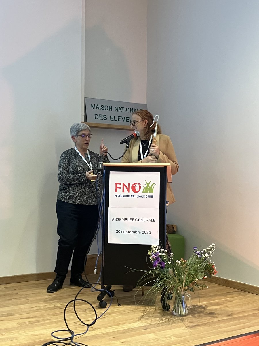 La FNEC était présente pour le 78ème congrès de <a href="/EleveursOvins/">FNO</a>. 
Des sujets importants évoqués : la prédation, la PAC, les accords de libre échange, quelle vision pour la filière ovine à horizon 2030. 
En présence de <a href="/CiolosDacian/">Dacian Cioloş</a> et du sénateur <a href="/BoyerJ_M/">Jean-Marc BOYER</a>