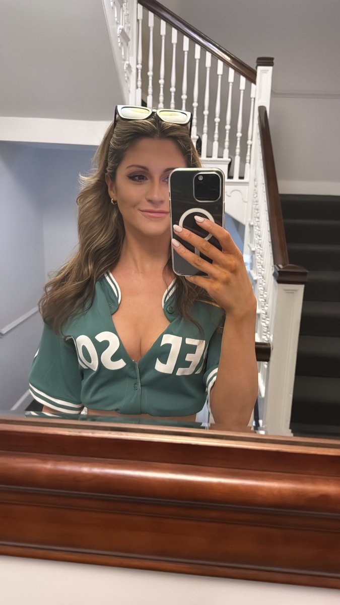 LucilleBurdge's tweet photo. Sox in 2. https://t.co/idn70AxaOx