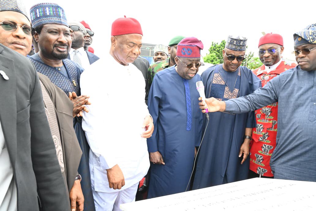 aonanuga1956's tweet image. At the Commissioning of Assumpta Twin Flyover, in Owerri, Imo State; President Bola Ahmed Tinubu,  Kaduna State Governor Senator Uba Sani; Deputy President of the Senate, Senator Barau I Jibrin; Imo State, Governor Hope Uzodimma;; Speaker, House of Representatives, Hon. Tajudeen…