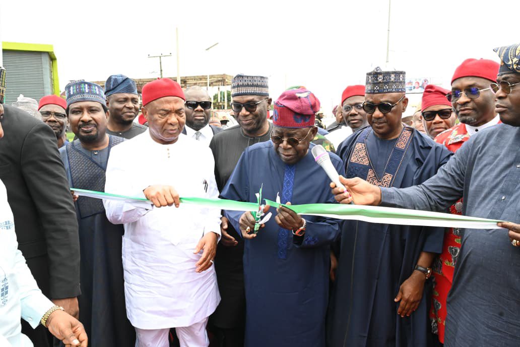 aonanuga1956's tweet image. At the Commissioning of Assumpta Twin Flyover, in Owerri, Imo State; President Bola Ahmed Tinubu,  Kaduna State Governor Senator Uba Sani; Deputy President of the Senate, Senator Barau I Jibrin; Imo State, Governor Hope Uzodimma;; Speaker, House of Representatives, Hon. Tajudeen…