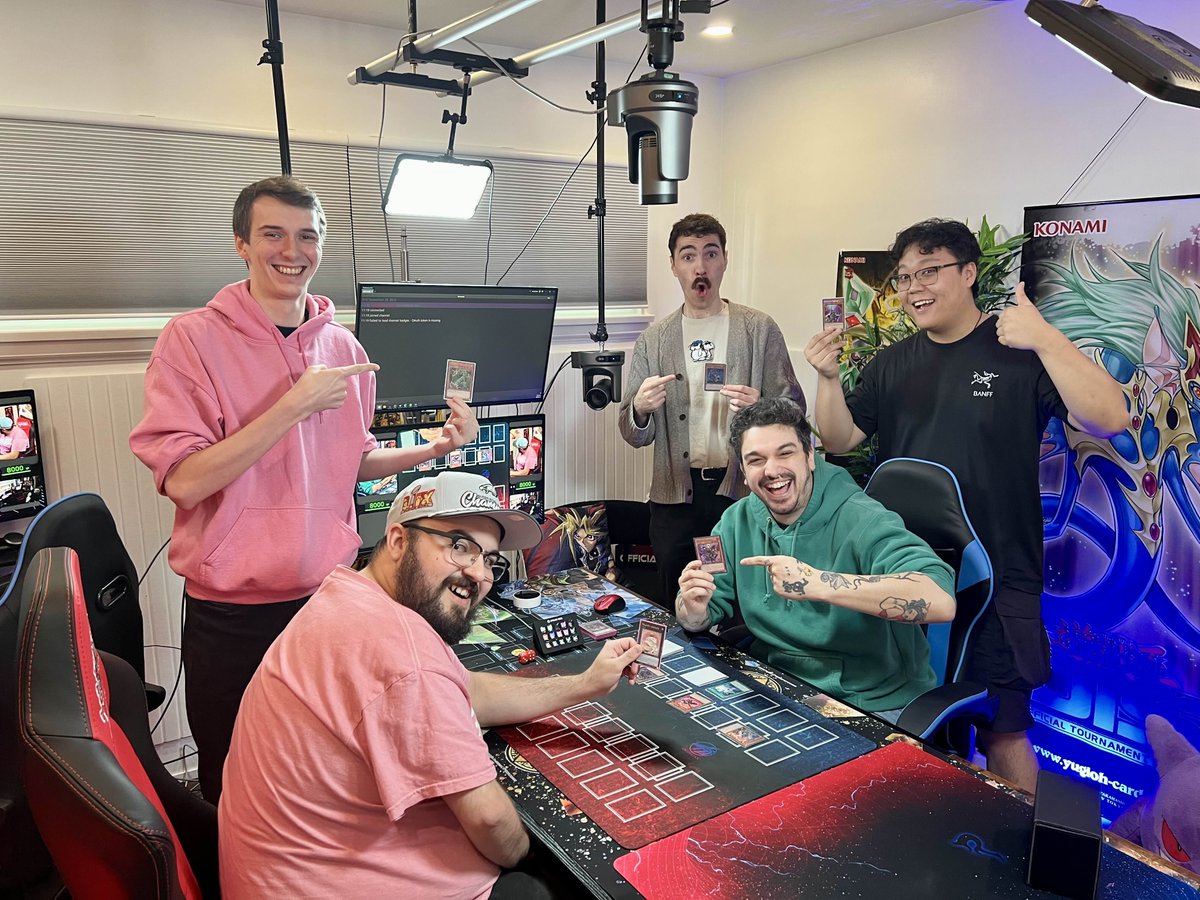 TheDistantCoder's tweet image. Today we are playing YU-GI-OH GENESYS!
Showcasing tons of different decks you can play, live duels and commentary! If you&apos;re interested in an early view of Genesys format, this is where it&apos;s at!

🔴 LIVE NOW @ twitch.tv/distantcoder !