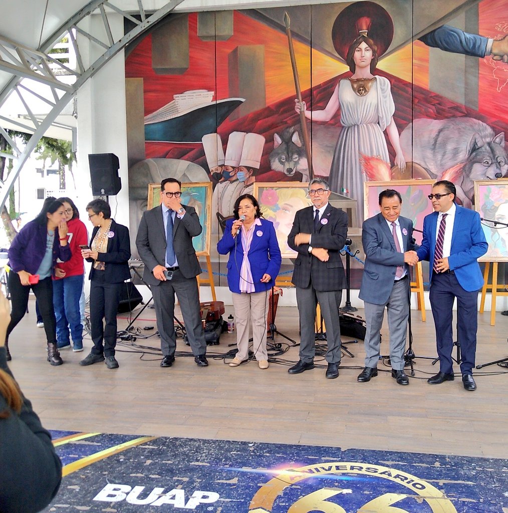 CasaProductoraS's tweet photo. Editorial #AlOtroLado #ediciones presente en la Primera Feria de Divulgación Científica con perspectiva de género 🌈🔬
Presentando la Revista académica #OtrasLetras con @ElviraRuizVvnco y @jondixit https://t.co/AF9mUdyneI