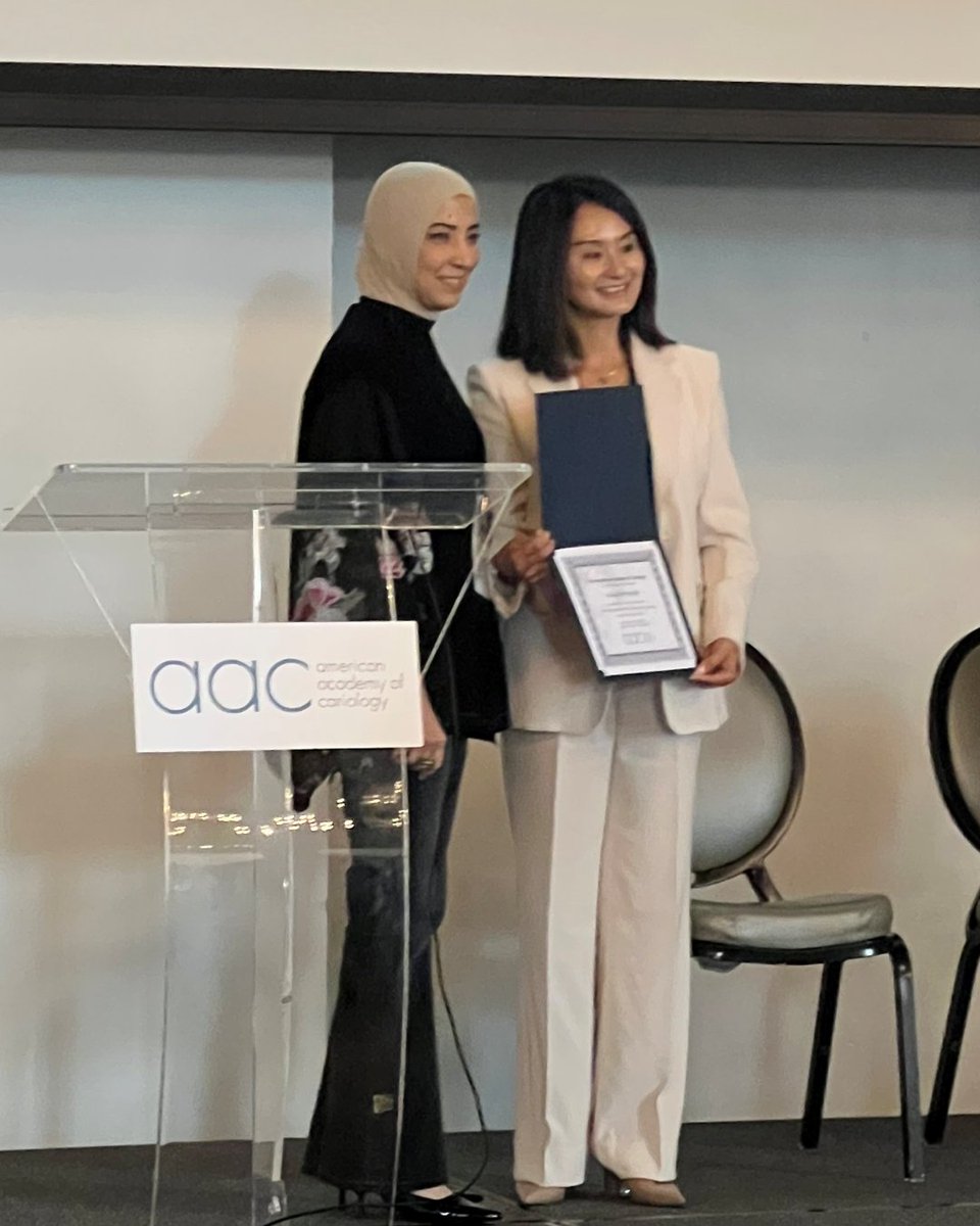 EastmanDental's tweet photo. Dr. Jin Xiao (GPR ’14, GenDen ’13) delivered a talk on the AI-Powered Caries Prevention Program at the American Academy of Cariology conference, sparking enthusiasm for how AI can transform preventive dentistry. https://t.co/tUwruLU9NU