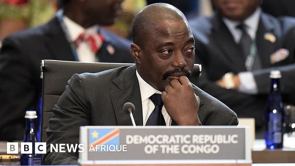La HCM a condamné Joseph Kabila à la peine de mort.
Les chefs d’accusation portent sur des crimes de guerre, l’apologie et la propagande d’actes criminels, la trahison, le complot ainsi que l’organisation d’un mouvement insurrectionnel, en lien avec l’AFC/M23.