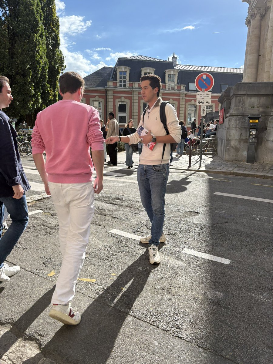 Présent en ce jour à l’IEP de Lille et à l’École nationale supérieure des arts et métiers de Lille.

Merci aux étudiants pour leur accueil et leur soutien précieux.

Une nouvelle occasion de confirmer que l’unique force de droite étudiante à Lille, c’est l’UNI ! 🔴
