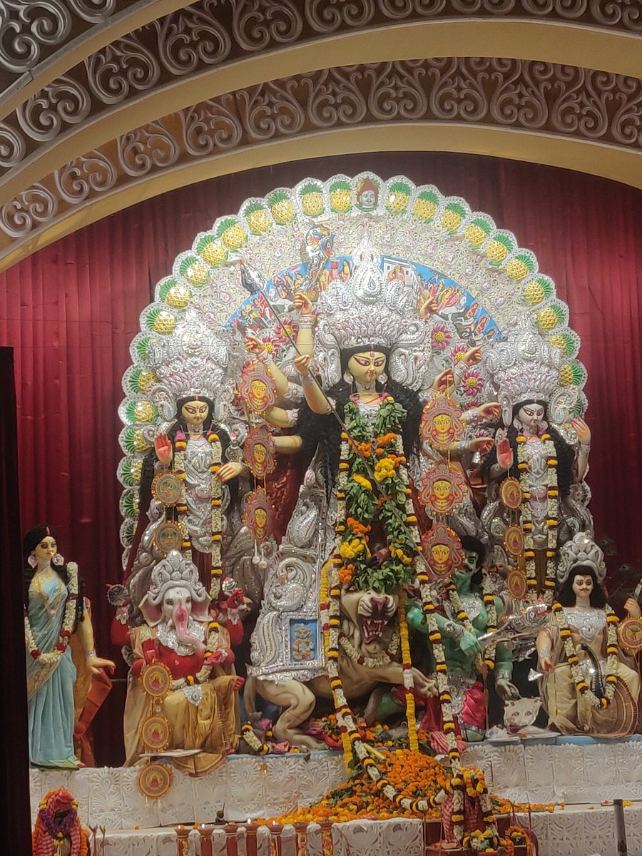 kriti2103's tweet photo. Happy Durga Ashtami! #durgashtami #DurgaPuja2025 https://t.co/G6FuiGUWaJ