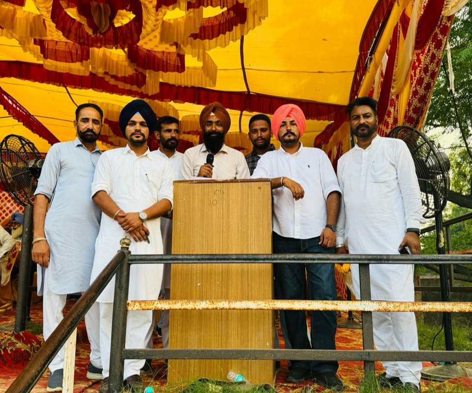 TejaPardeep's tweet photo. ਸਾਡੇ ਪਿੰਡ ਅਜਨੌਦਾ ਕਲਾਂ (ਪਟਿਆਲਾ) ਵਿਖੇ ਕਰਵਾਏ ਗਏ ਦੰਗਲ ਦੀ ਸ਼ਾਨ ਵਧਾਉਣ ਲਈ ਪਹੁੰਚੇ ਸਾਰੇ ਮਹਿਮਾਨਾਂ, ਪਤਵੰਤੇ ਸੱਜਣਾਂ, ਪਹਿਲਵਾਨਾਂ, ਦਰਸ਼ਕਾਂ ਤੇ ਪ੍ਰਬੰਧਕ ਸਾਥੀਆਂ ਦਾ ਸਮਾਗ਼ਮ ਵਿੱਚ ਆ ਕੇ ਰੌਣਕ ਵਧਾਉਣ ਤੇ ਸਫ਼ਲ ਬਣਾਉਣ ਲਈ ਦਿਲ ਦੀਆਂ ਗਹਿਰਾਈਆਂ 'ਚੋਂ ਧੰਨਵਾਦ 🤼‍♂️⛳🙏
#KushtiDangal #KhedMela #AjnaudaKalan #Patiala https://t.co/q3gld4AwUb