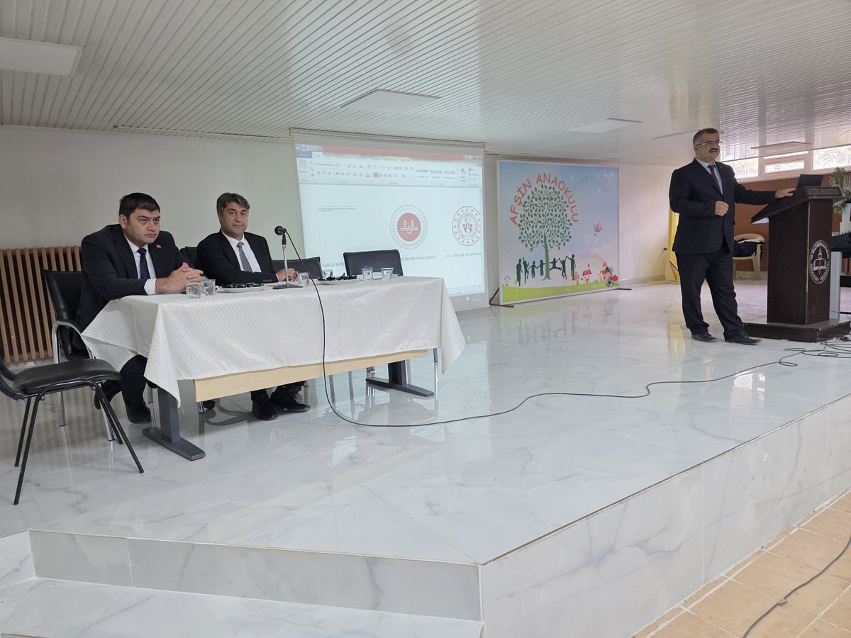 AfsinMem's tweet photo. 📌 ÇEDES Bilgilendirme Toplantısı Gerçekleştirildi

Müdürlüğümüz koordinesinde, okullardaki idareciler ve Değerler Kulübü öğretmenlerine yönelik ÇEDES bilgilendirme toplantısı düzenlendi. https://t.co/Wl8Y7VwjmW