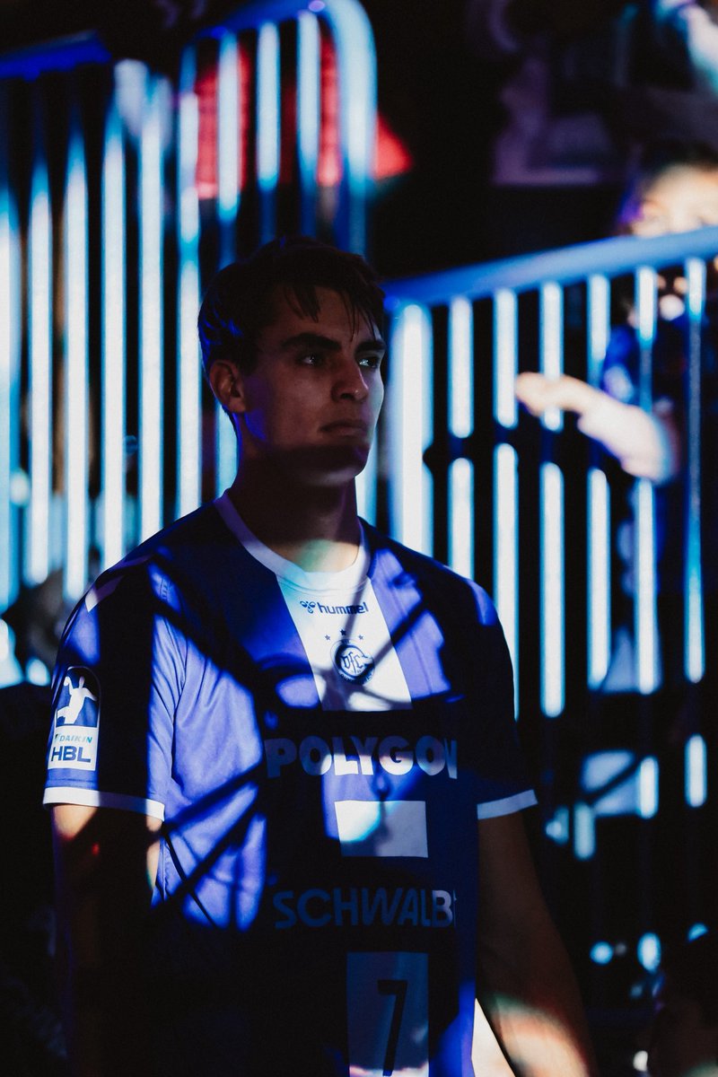 Steht der VfL Gummersbach vor düsteren Zeiten? Es muss dringend eine finanzielle Lücke geschlossen werden. Mehr hört ihr in unserer Show! 😎🎤🔥 #handball

📸 Sebastian Bahr

▶️ tinyurl.com/bd8yhpha