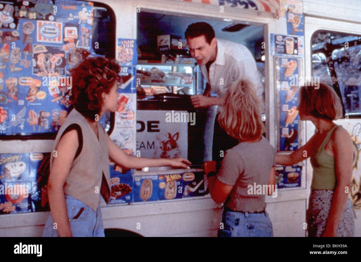 LesterGriffin's tweet image. Obviously selling ice cream‼️
#SteveBuscemi
#TreesLounge 1996