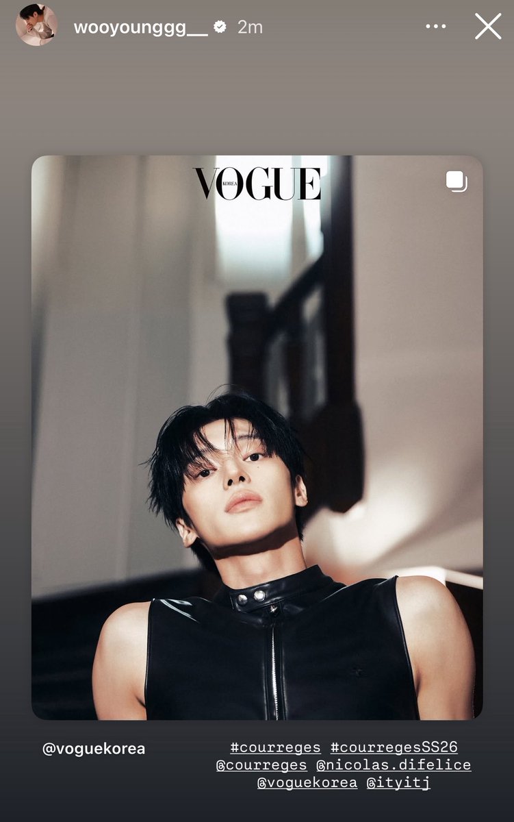 HONGSMINGKI's tweet photo. does wooyoung have two phones currently because one story is android set up and the other is ios 😭😭 https://t.co/44Dy4ncQiE