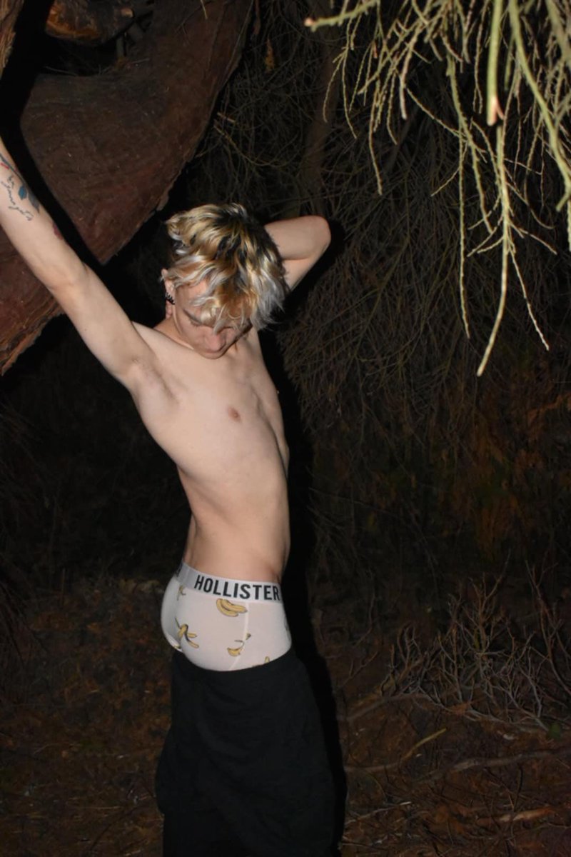 thetwink_kodi84's tweet photo. Some twink posing! 

#twink #fyp #sag #toned #hollister https://t.co/vftRW9MXuC