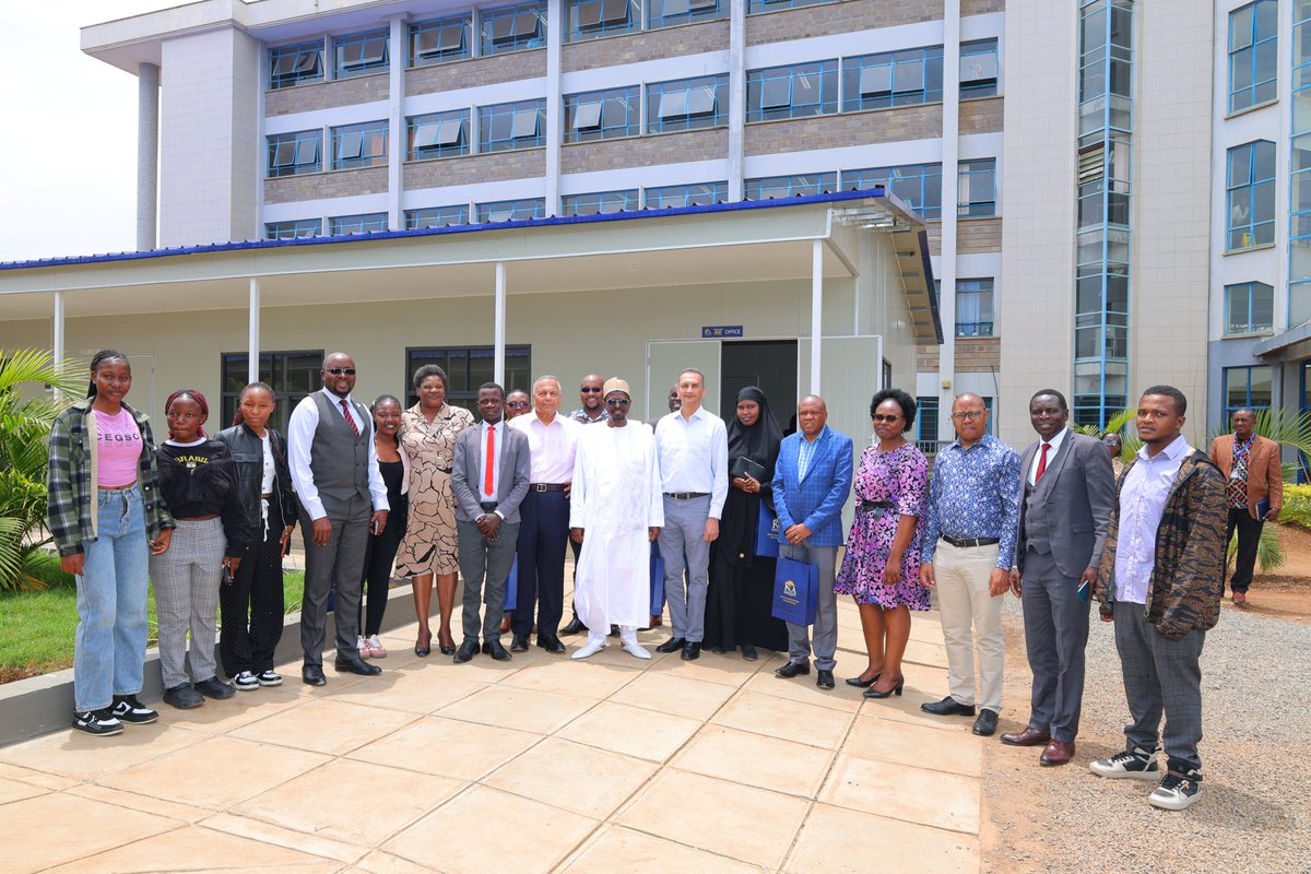 KCAUVC's tweet photo. Partnerships with visionary donors transform ideas into impact.

Hosted a team from Chandaria Foundation @kcauniversity to review construction logistics of the #ChandariaBusinessAndIncubationCentre in the multilevel academic building.

#DonorRelations #MadeByKCAU https://t.co/04WfZV2vn7