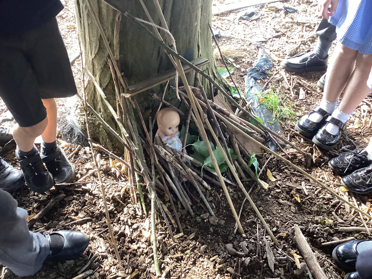 OurPrincethorpe's tweet photo. This afternoon, Year 3 and 4 headed outdoors for a survival adventure 🏕️❄️
We learned the “Rule of 3” for survival, imagined being stranded in Antarctica, and practiced building mini shelters – from lean-to’s to wigwams.
A fantastic start to our outdoor learning this year! https://t.co/mOGmuyh4i0