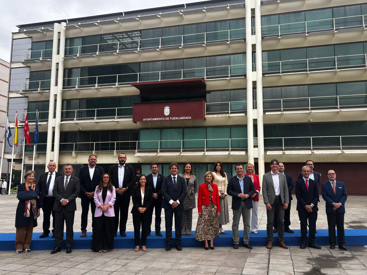 Día de <a href="/fempcomunica/">FEMP</a> en Fuenlabrada, con reunión ordinaria de la Junta de Gobierno.

Aprobamos por unanimidad la 'Declaración de Fuenlabrada' para demandar una mayor autonomía local a todas las administraciones.

Gracias <a href="/JavierAyalaO/">Javier Ayala / ❤️</a> por la acogida!