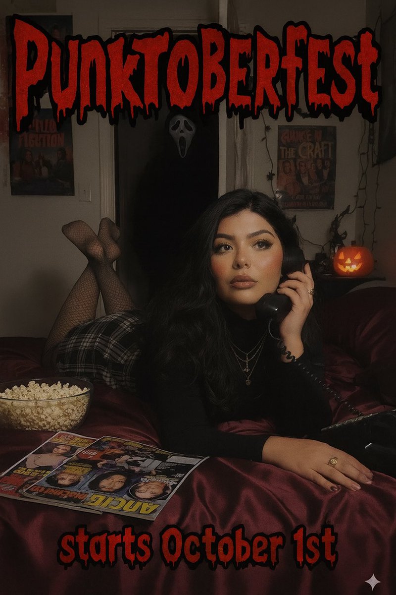 Punkstea's tweet image. My favorite time of year!!!! All the horrorrrr vibes! 🕷️ 🦇 🎃