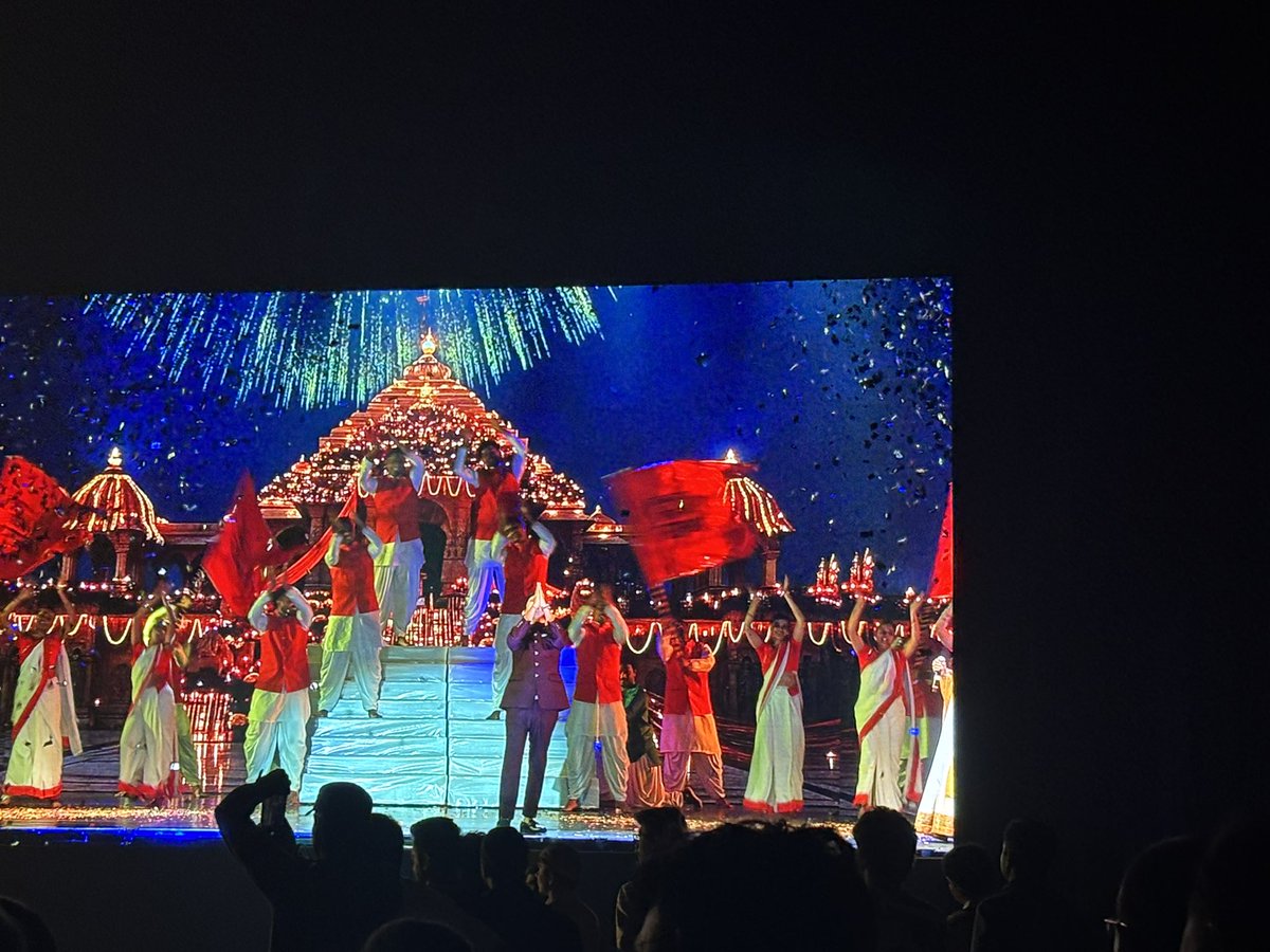 priyathedentico's tweet image. An evening well spent thank you @manojmuntashir for the beautiful depiction of @narendramodi jis untold story in #MeraDeshPahle . Literal goosebumps. Thoroughly enjoyed it