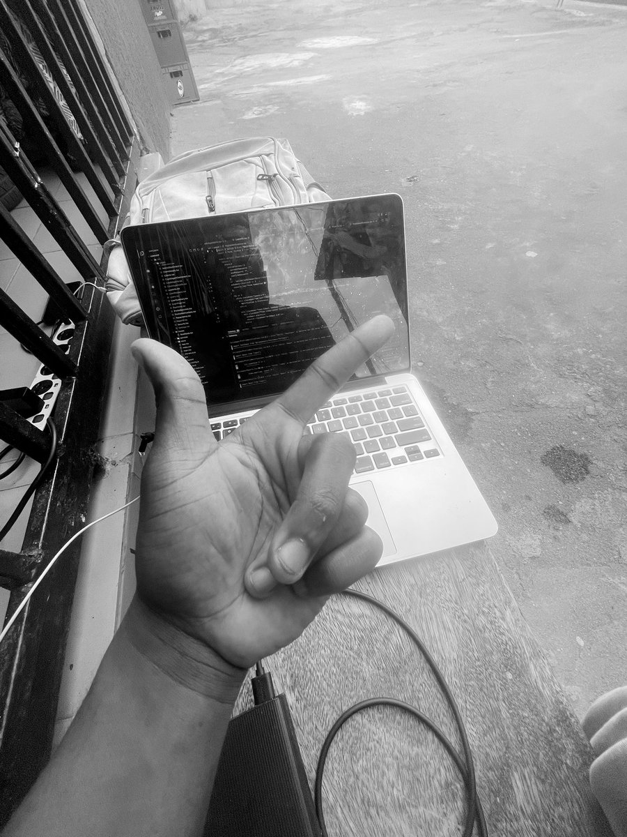 SeKaNi_TeCh's tweet image. NEPA say today no go productive, but thank God my neighbor get solar 😂
Moral lesson: try de greet your neighbor ooo
#tech
#frontendengineer