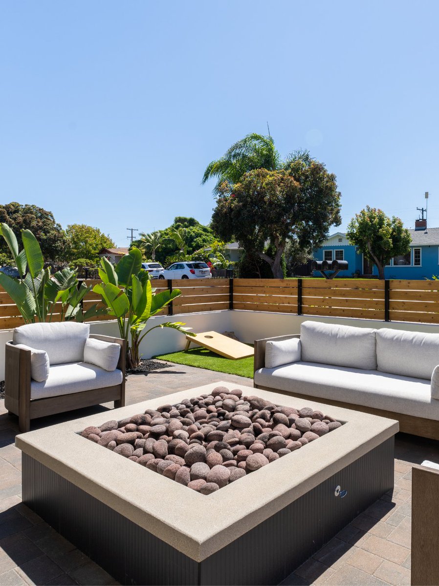 sdrehomebuilder's tweet photo. We still have some summer left, so why not spend it outside? ☀️ All SDRE homes have access to a private outdoor space, so you can enjoy doing what you love in the fresh air! 🏡 🍃

#SDRE #AttainableHousing #SanDiegoHousing #SanDiegoLiving https://t.co/cJekvlCXj0