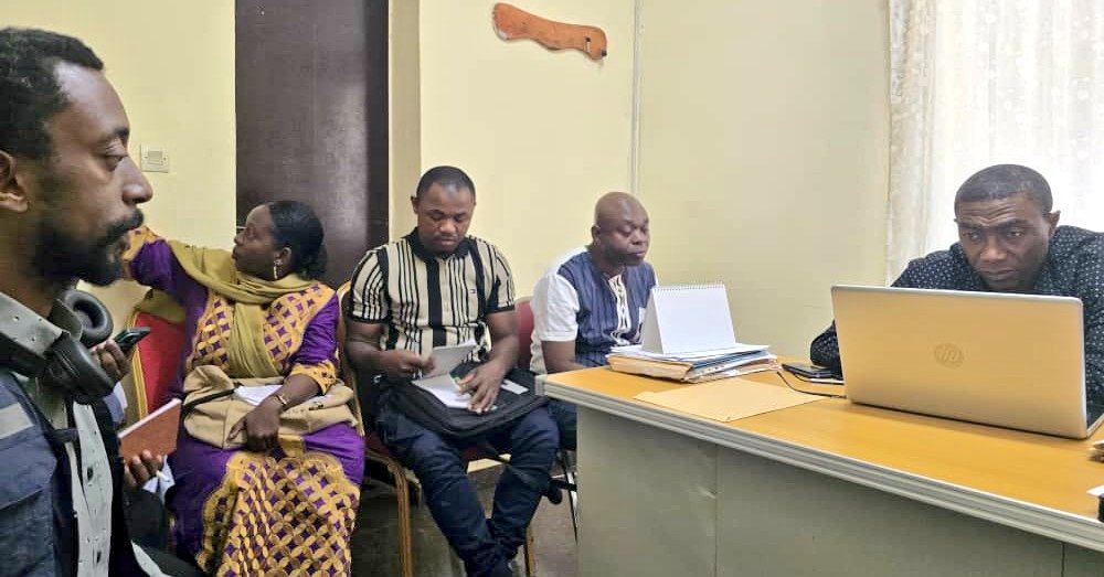 OMSComores's tweet photo. #Anjouan| Rencontre des autorités sanitaires pour renforcer la coordination de la campagne nationale de vaccination contre la #Rougeole_Rubéole. Les directeurs d’écoles ont également été sensibilisés pour favoriser la mobilisation communautaire. Une équipe de l'OMS est sur l'île https://t.co/iQEJXfd9Tj