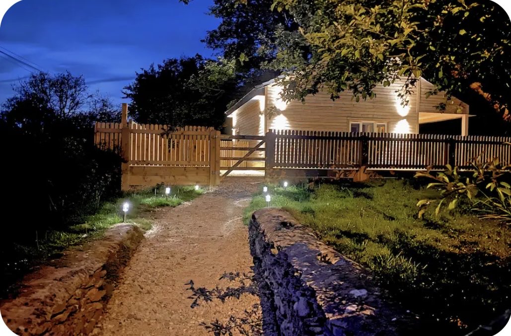 Dazjacob10's tweet image. NEW ADVENTURE !!!!!!!👀👀👀Looking forward to this exciting new adventure near Bath City 🏙️ airbnb.com/l/4HJQeuEK