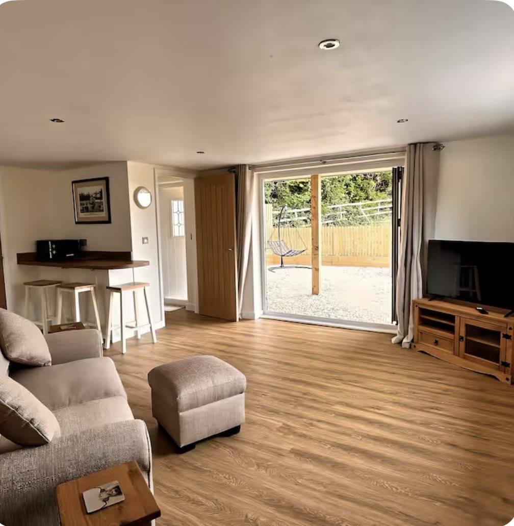 Dazjacob10's tweet image. NEW ADVENTURE !!!!!!!👀👀👀Looking forward to this exciting new adventure near Bath City 🏙️ airbnb.com/l/4HJQeuEK