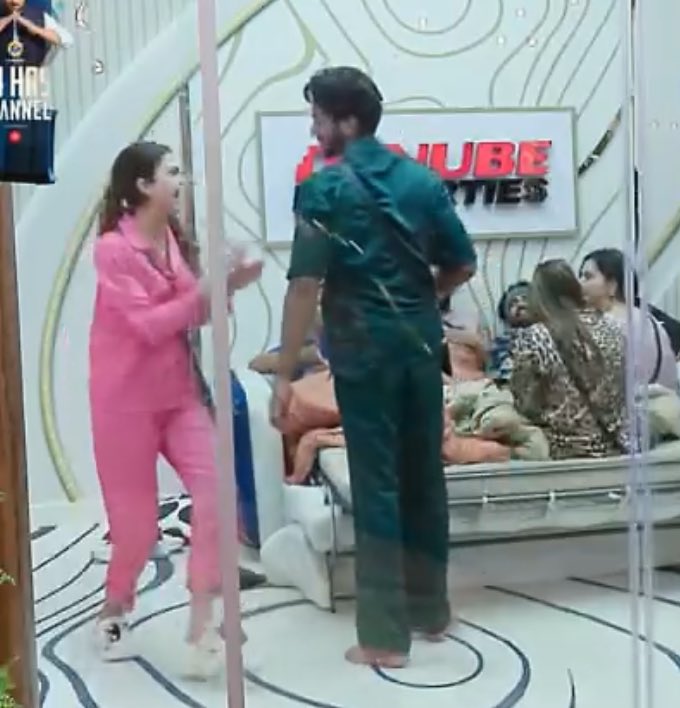 TEAM_BAHANA_OFC's tweet image. No filter needed when it&apos;s Baseer &amp;amp; Farhana shining together ✨️❤️‍🔥

#Bahana #BaseerAli #FarrhanaBhatt #BiggBoss19