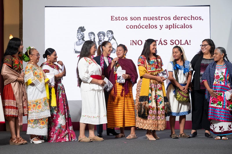 🌿 #MujeresIndígenas | Con danzas, foros y cápsulas culturales, se cierra el #AñoDeLaMujerIndígena, destacando la memoria, legado y fuerza de las comunidades originarias en todo México. #MemoriaHistórica #ArteYResistencia mayacomunicacion.com.mx/mujeres-indige…