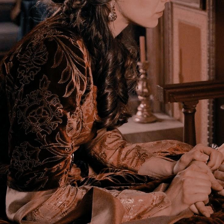 ๐๐ซ๐ข๐ฌ๐ญ๐๐ง ๐๐จ๐ฅ๐๐๐ซ๐ . tweet media